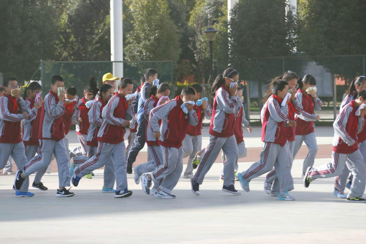 普及自救知识 提高应急能力---云南衡水实验中学呈贡校区开展“地