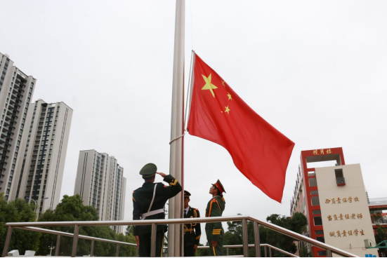 航天精神|长实呈贡2021-2022学年度下学期第16周主题升旗仪式