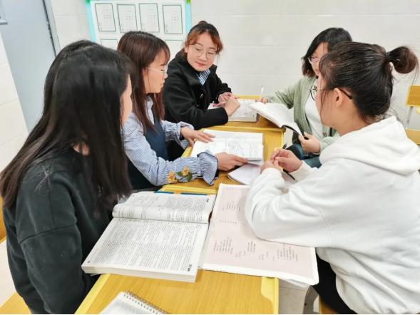 立足课堂，夯实教研丨云南衡水实验中学文山校区高一年级学科组教研会