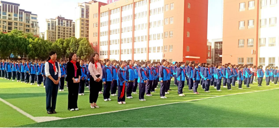 不忘初心跟党走，团队衔接扬青春——记长实呈贡七年级少先队建队暨八年级少先队退队仪式