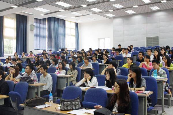 我校赴北京师范大学专场招聘会现场报道