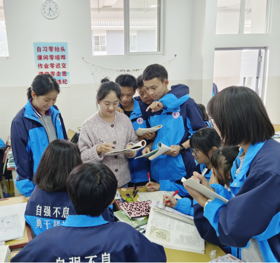 粉笔书未来，丹心铸师魂 | 长水优秀教师风采录 