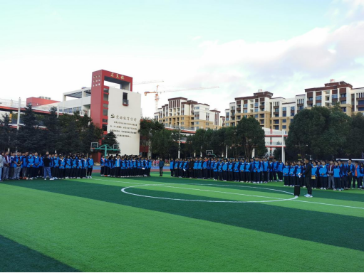 学生为主体|树立榜样，超越自我—记衡实呈贡初三年级总结大会