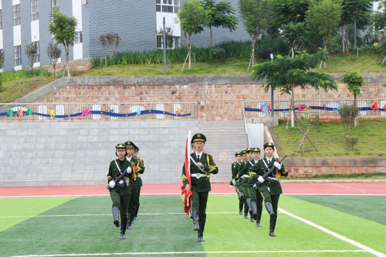 树立学习榜样，凝聚奋进力量——衡实中新平校区升旗仪式纪实