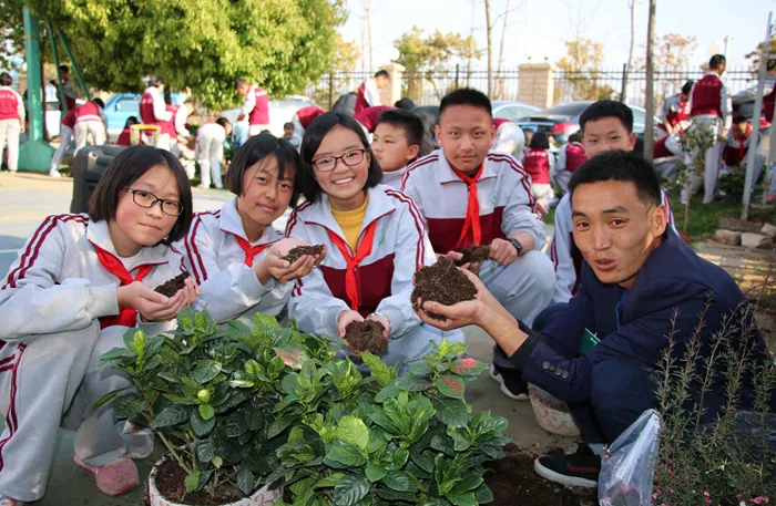 十个一 同筑梦 | 长水衡实中学师生为祖国华诞献礼