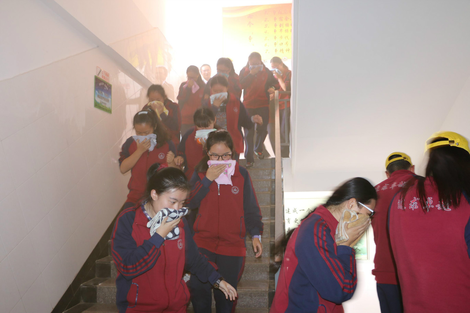 普及自救知识 提高应急能力---云南衡水实验中学呈贡校区开展“地