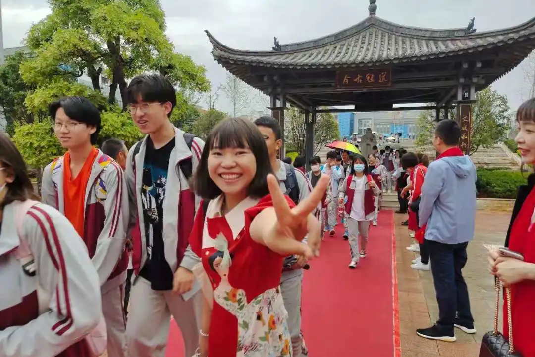 为梦护航 | 这样的送考仪式，您被暖到了吗？
