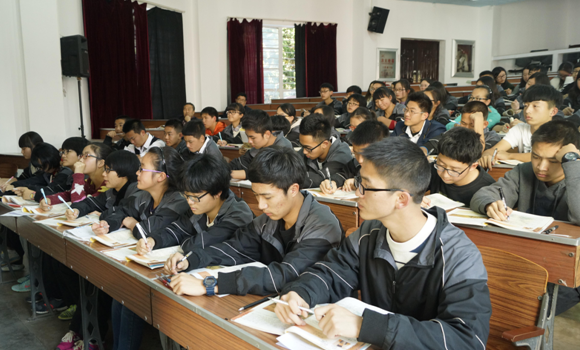 现场二：总校名师王黎开设观摩课