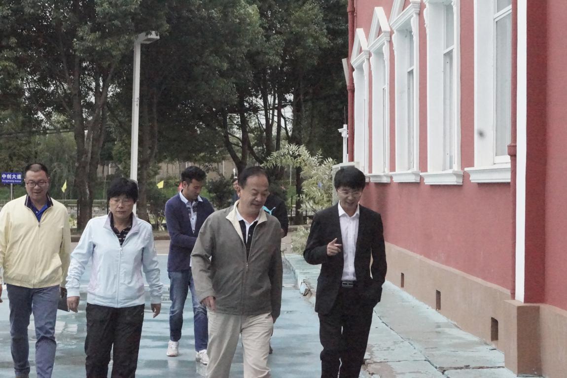滇池度假区王月冲副主任一行到我校检查工作