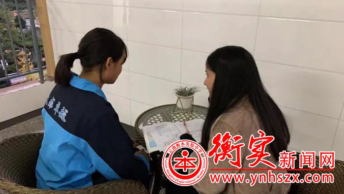 用心铸就事业之基，用爱浇灌育人之魂