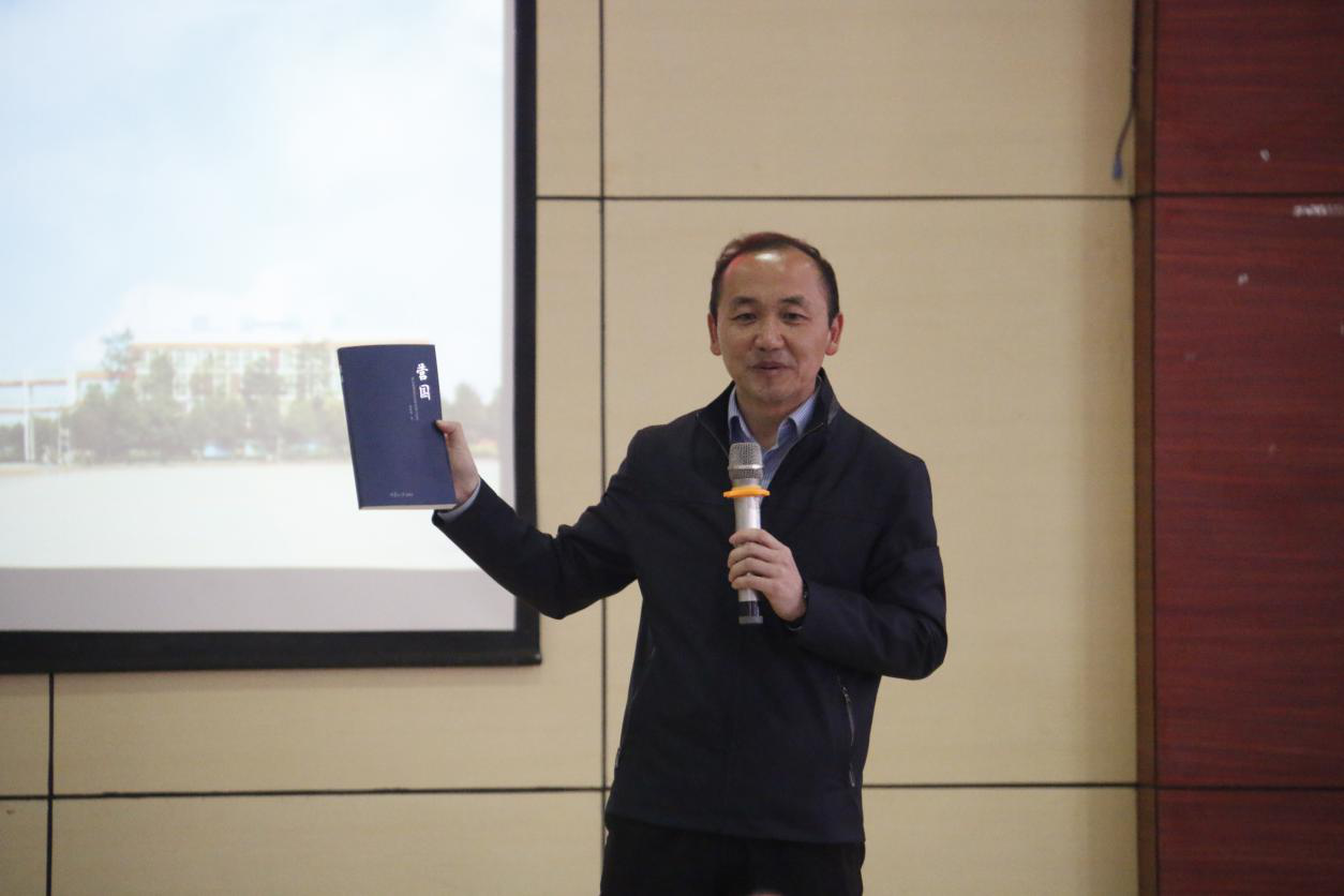 呈贡区委书记周峰越为衡实高三学子加油鼓劲！