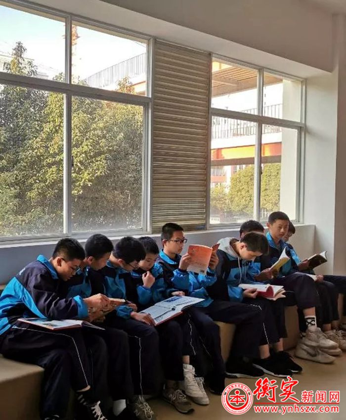 　“于喧闹中静坐看书”  ——记云南衡水实验中学呈贡校区初二年