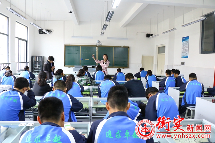学校进行“敏特英语学习工具软件应用”培训