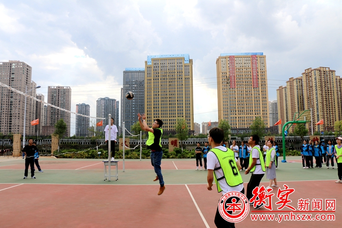 教学之余身手健，球场上龙腾虎跃——西山校区教师排球友谊赛圆满