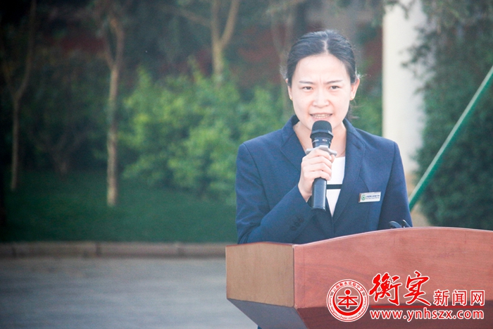 表彰先进，展望未来——云南衡水实验中学期中考试表彰大会