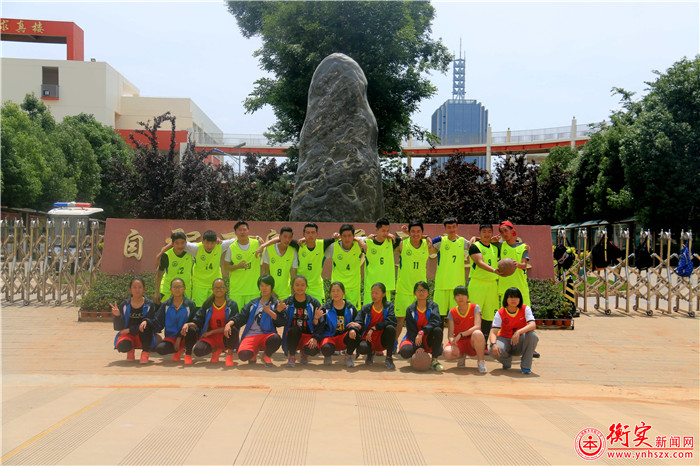 云南衡水实验中学男篮参加呈贡区第四届中小学生篮球比赛首战告捷