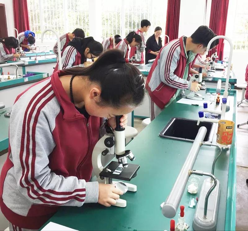衡实学子顺利通过2018年理化生实验操作考试！