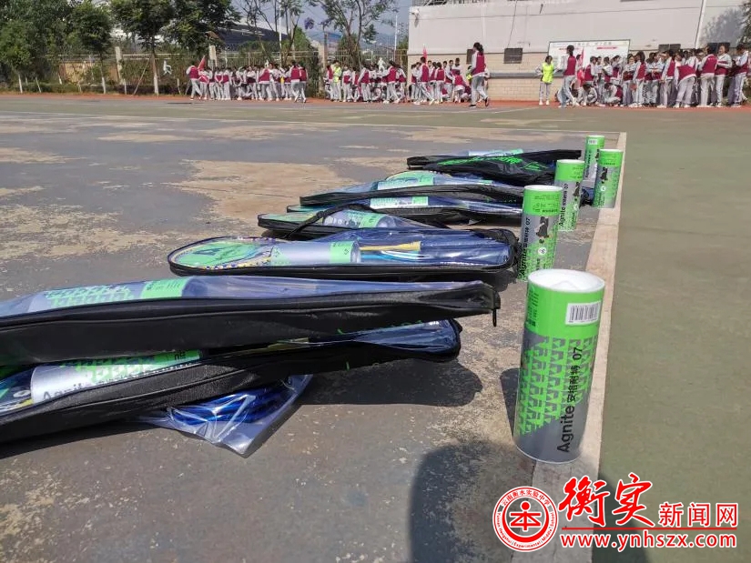 迎着朝阳，勇敢前行 ——初二年级内务整理大比拼颁奖活动