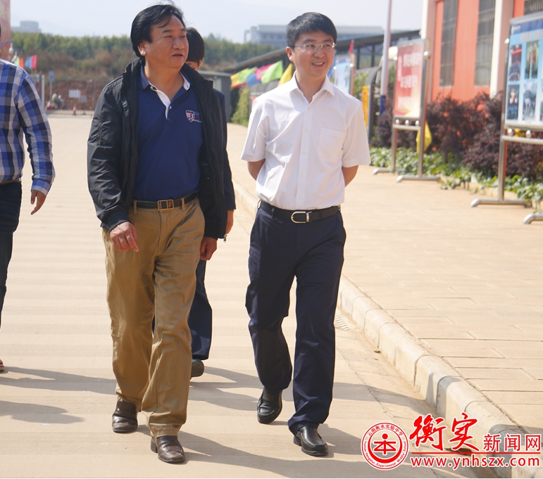 保山市教育局局长一行到云南衡水实验中学呈贡校区考察工作