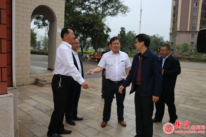 宜良县县委书记一行莅临云南衡水实验中学视察工作