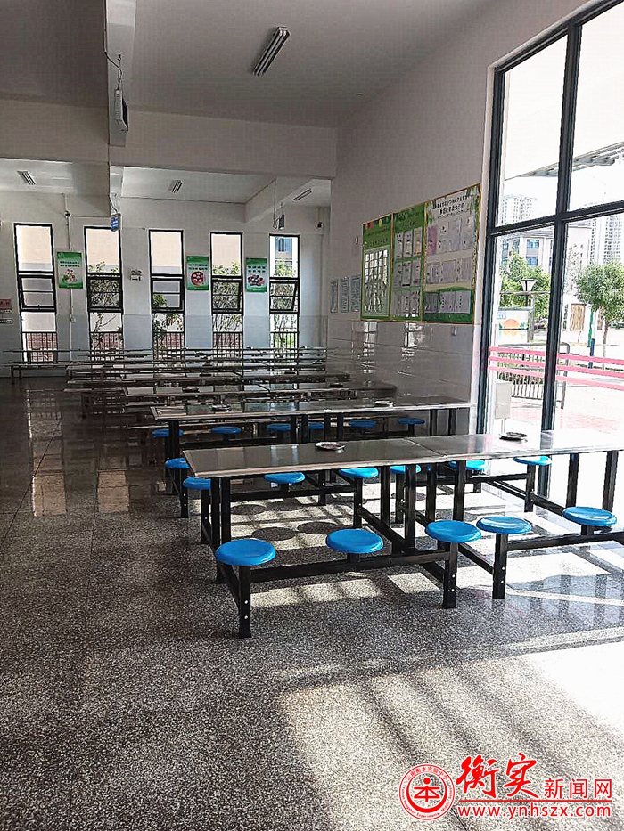 走进学校食堂，体验舌尖上的美味