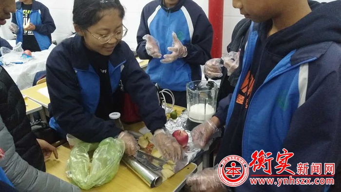 你敢在课堂上明目张胆的吃奶昔么？
