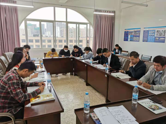 衡实呈贡|“走出去，请进来”化学教学质量更上新台阶——记昆明外国语学校张立新副校长到我校听评课指导