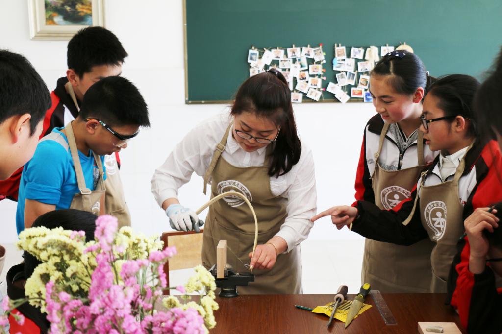 我校开展楼管员业务培训  全力搞好教学服务保障