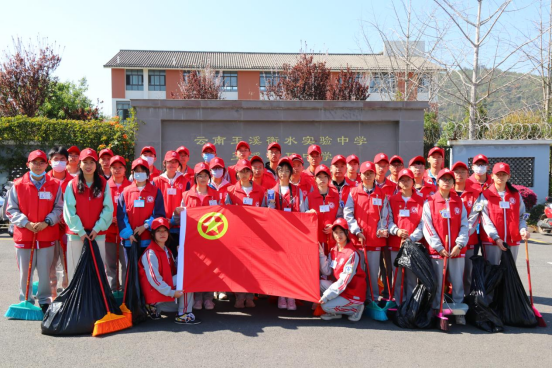 雷锋月系列活动（二​）之校团委学生会卫生清扫活动