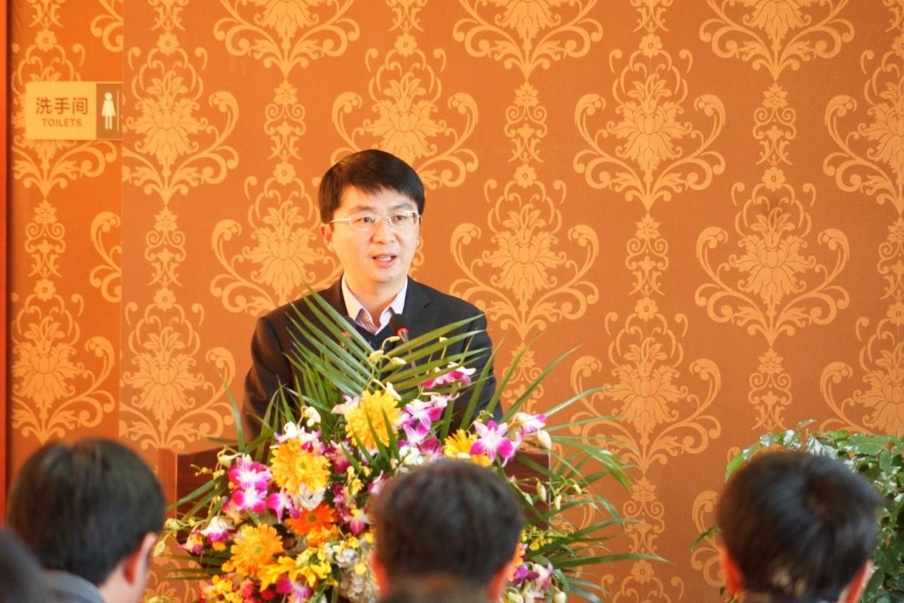 学校隆重召开整体工作推进会