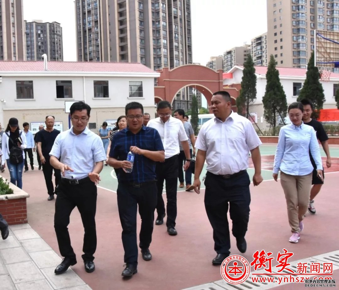 宜良县委常委张继帅一行到云南衡水实验中学指导高考筹备工作