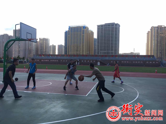 云南衡水实验中学教师积极备战“卓越杯”