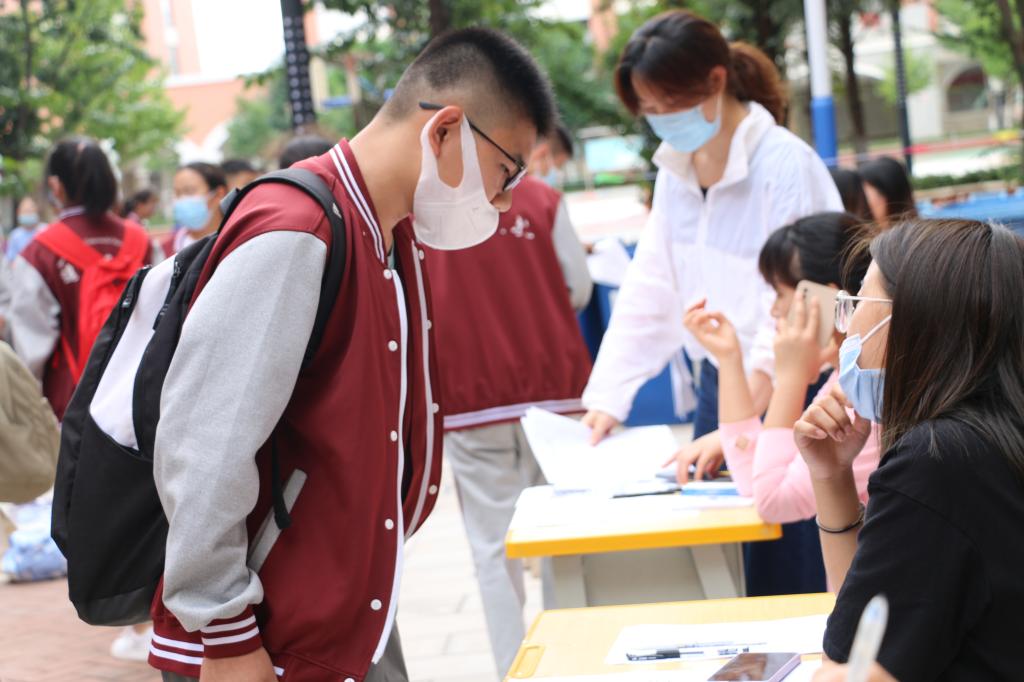 欢迎回家！我校首批学生顺利返校