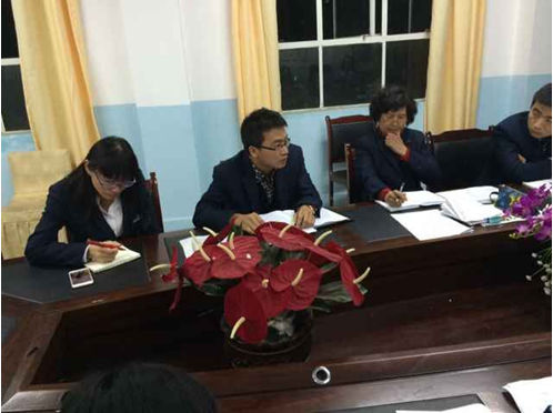 滇池校区初二级部召开期中考试质量分析会