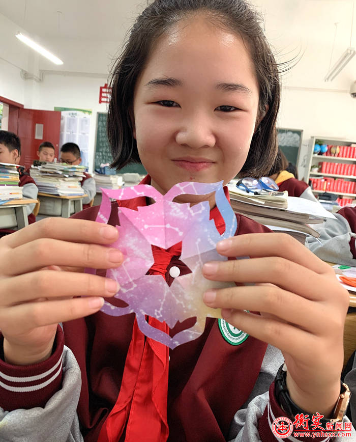 指尖生花 --记云南衡水实验中学呈贡校区初一年级剪纸活动课