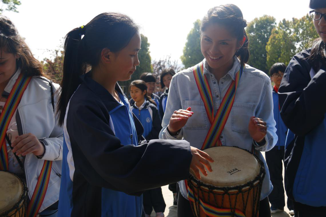 有朋自远方来——美国丹佛高中生来我校参观交流