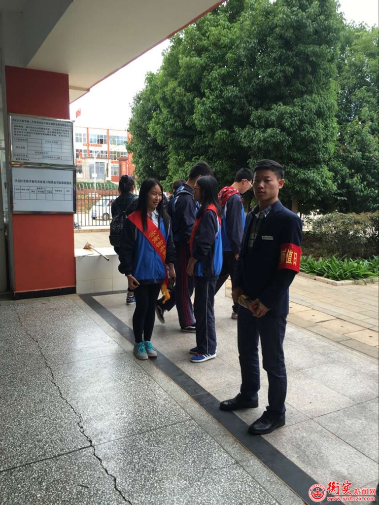 有序排队，文明就餐