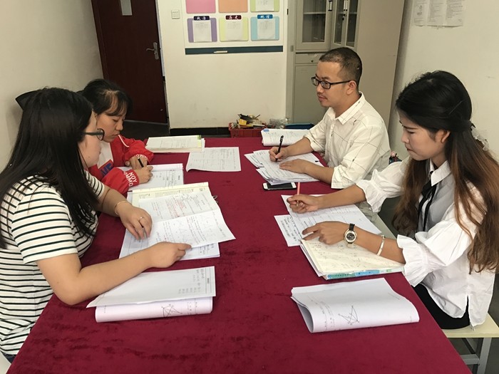 云南衡水实验中学呈贡校区初二数学公开课展示