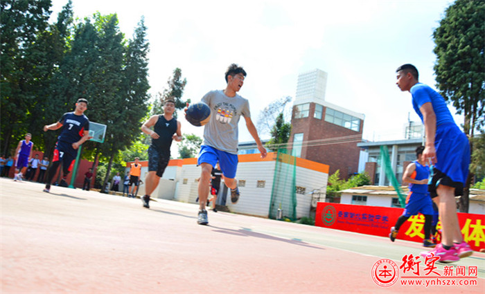 云南衡水实验中学举行新加盟教师篮球友谊赛