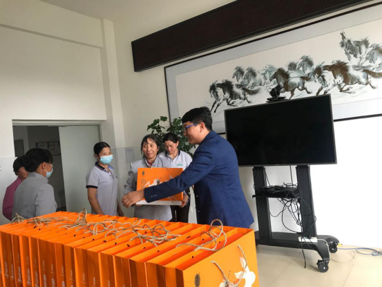 迎中秋，逢国庆，双倍祝福送温情