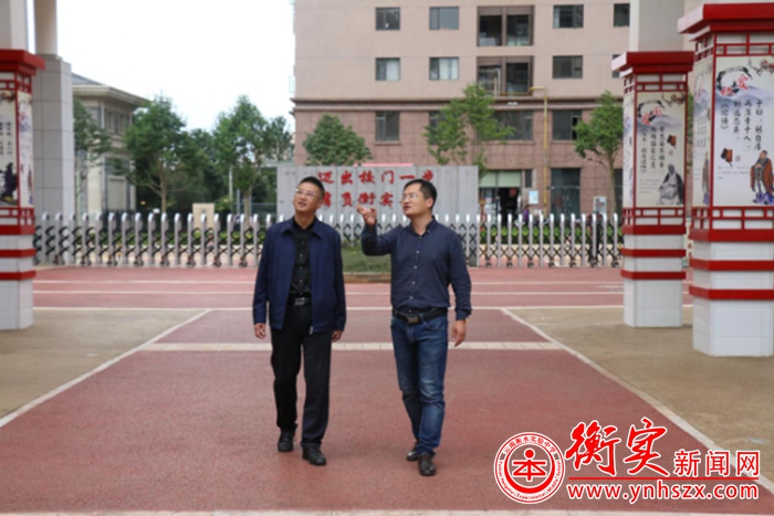 香格里拉民族中学考察团莅临云南衡水实验中学参观考察