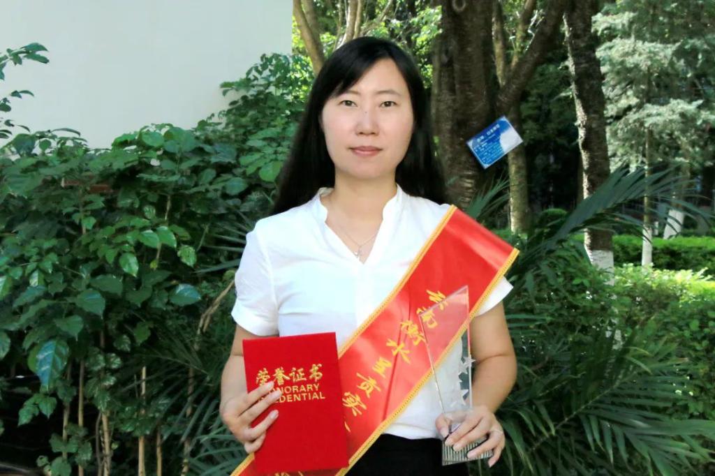 喜报|热烈祝贺衡实呈贡教师刘培荣获昆明市“优秀园丁”荣誉称号