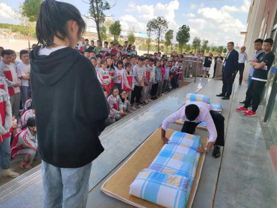 最美物业人|品质服务，助力开学