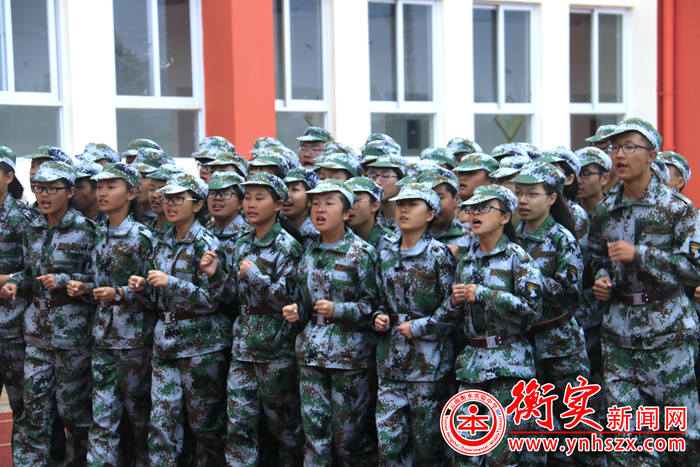 云南衡水实验中学呈贡校区军训圆满结束，新生开启梦想新征程