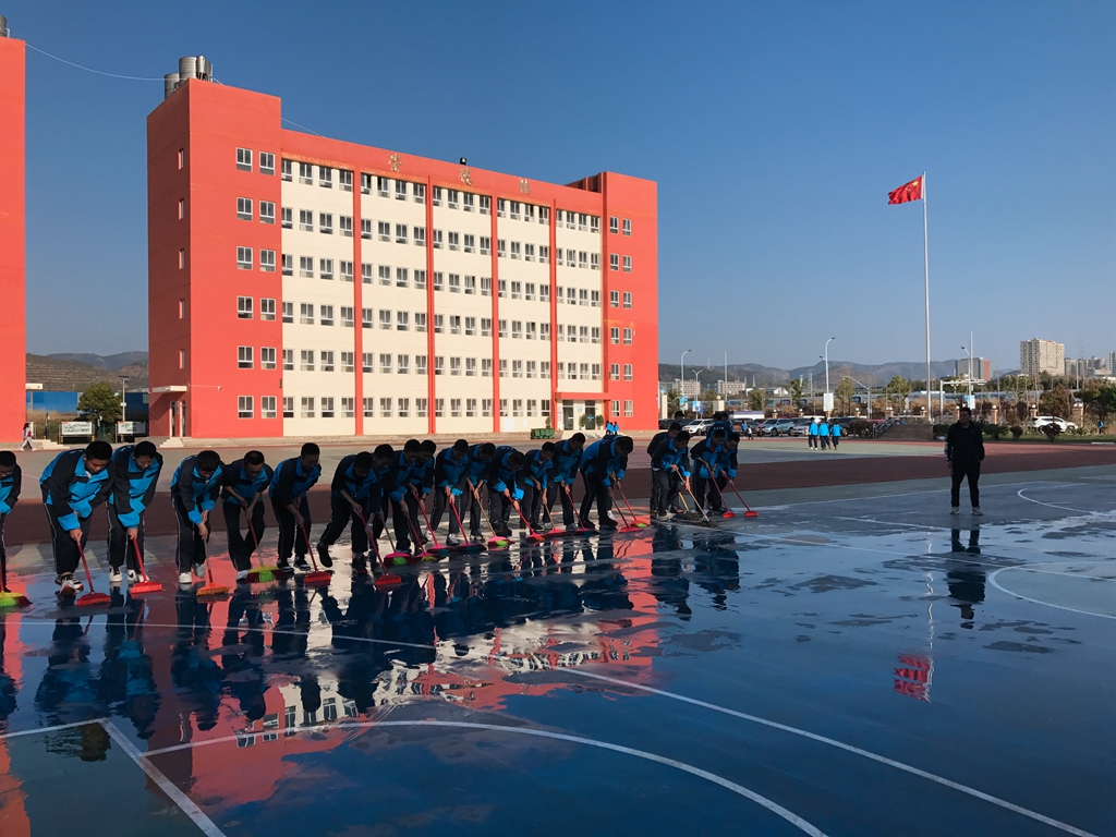 我为衡实洗洗澡，校园因我而美丽