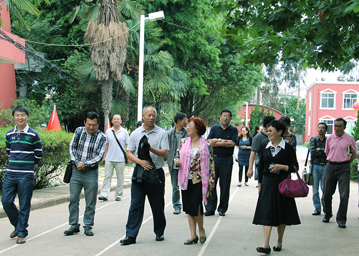 践行创新衡中品牌，建立友好学校