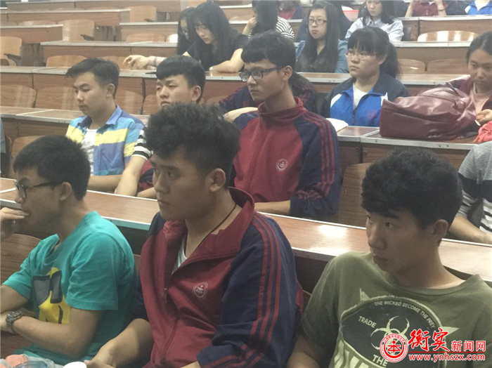 黄金四月 奋战到底  ——记云南衡水实验中学艺体部高考动员班会